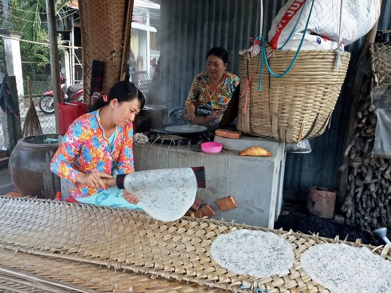 Cách thức làm ra bánh tráng Phú Yên