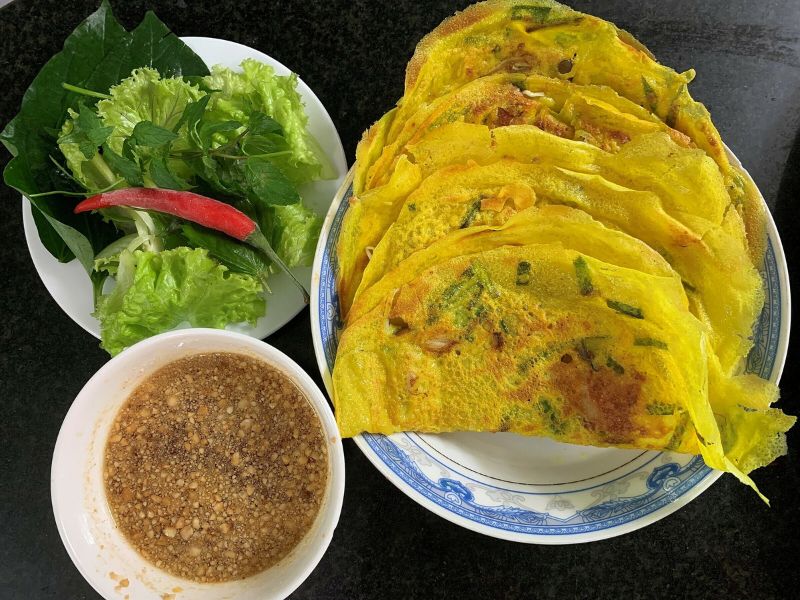 Bánh xèo Phan Rang - món ăn nổi tiếng, đặc sản Ninh Thuận.