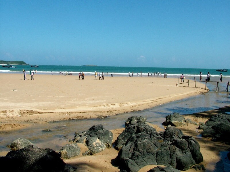 Bãi biển Long Thủy là địa điểm tránh nóng, nghỉ dưỡng hấp dẫn