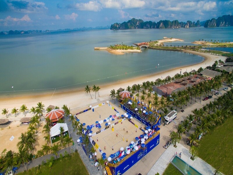 Bãi tắm biển Tuần Châu Hạ Long