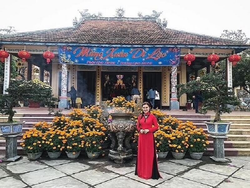 Chùa Long Khánh là địa điểm thu hút nhiều du khách