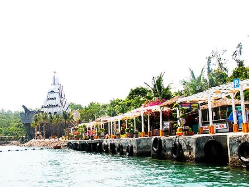 Đảo Hòn Miễu là điểm du lịch hấp dẫn cho du khách