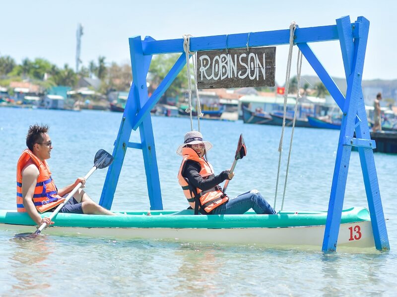 Trải nghiệm chèo thuyền Kayak trên đảo