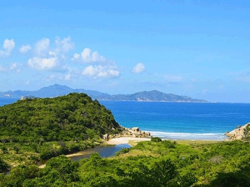 Đảo Hòn Chùa Phú Yên