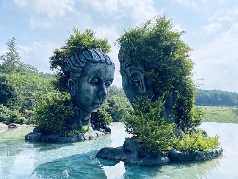 2 bức tượng khổng lồ chàng K'lang và nàng H'Biang