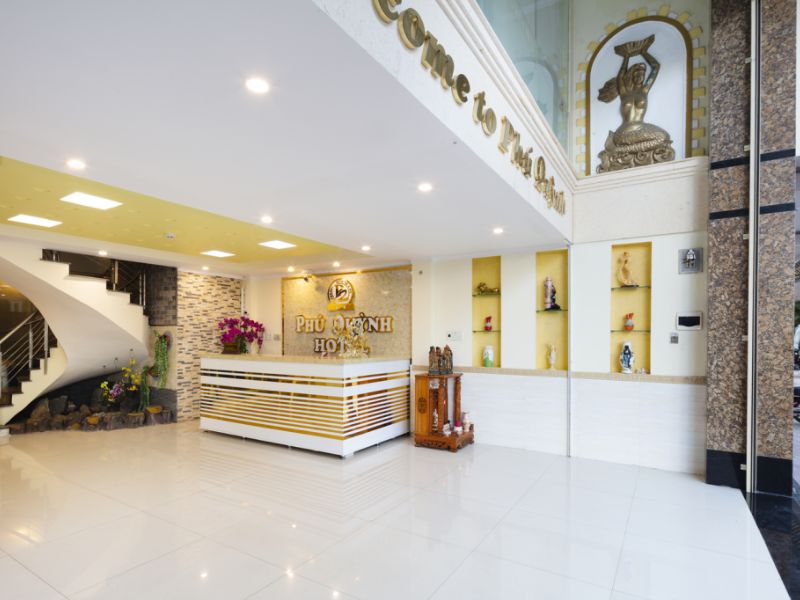 Khách sạn Phú Quỳnh