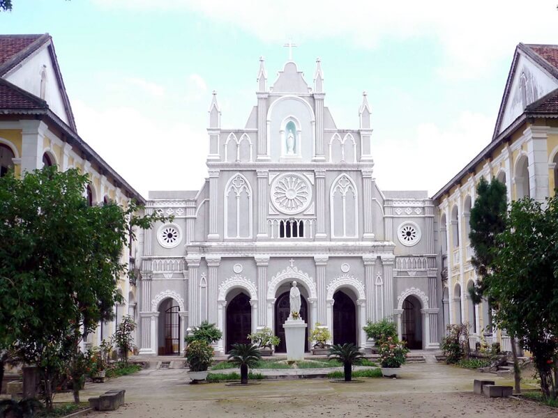 Nhà thờ Lòng Sông Bình Định