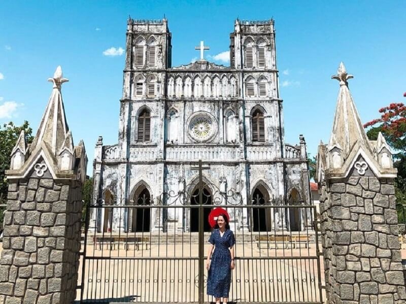 Nhà thờ Mằng Lăng một trong những nhà thờ cổ kính nhất Việt Nam