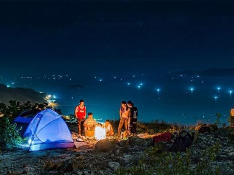 Cắm trại trên núi Cô Tiên