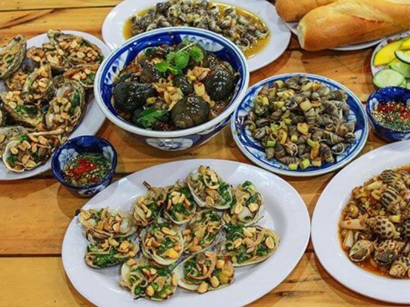 Quán Phú Quốc Ơi mang đến nhiều món ốc đậm đà